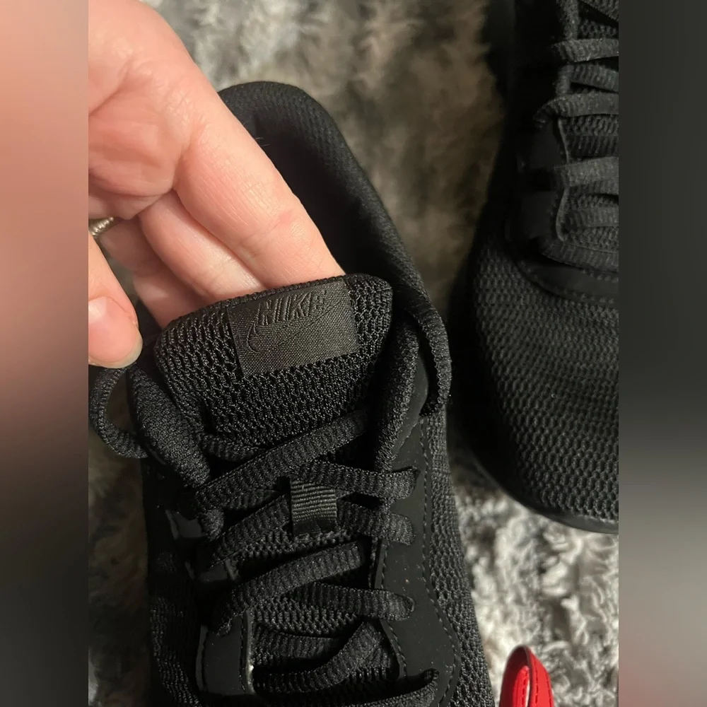 Nike Tanjun (GS) Black/ Black (6Y) - Picture 5 of 6